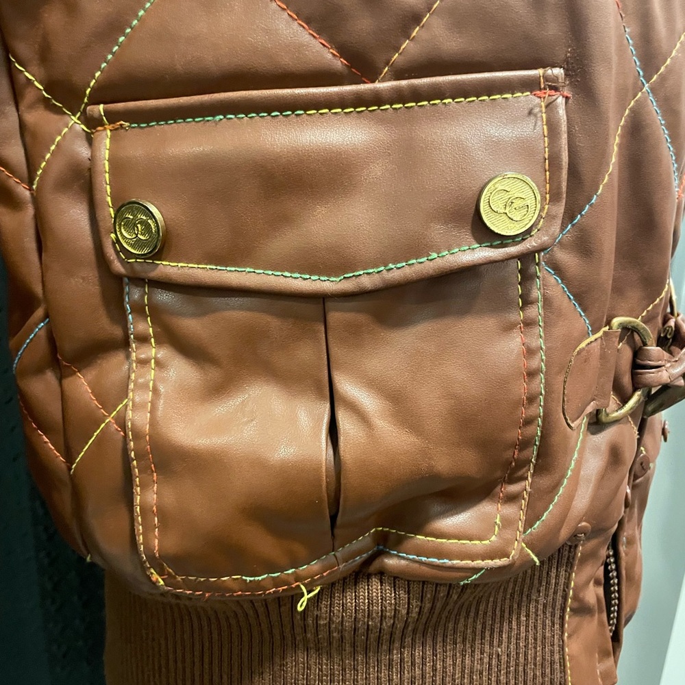 woman’s Jacket - Picture 6 of 8